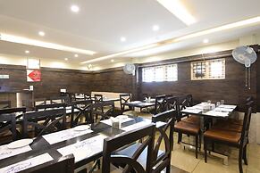 OYO 28093 Royal Sand