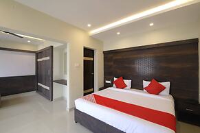 OYO 28093 Royal Sand