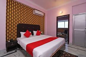 OYO 33471 Hotel Magadh Empire