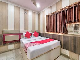 OYO 30473 New Hotel Suman