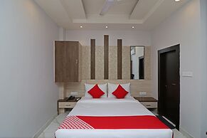 OYO Flagship 29055 Megha inn Charbagh