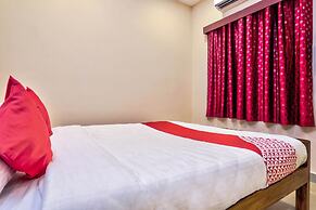 OYO 29878 Sri Abirami Inn