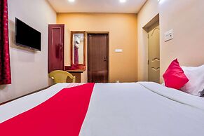 OYO 29878 Sri Abirami Inn
