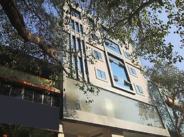 CAPITAL O 23461 Champion Lotus