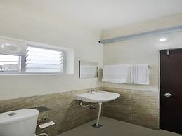 CAPITAL O 23461 Champion Lotus