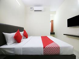 CAPITAL O 23461 Champion Lotus