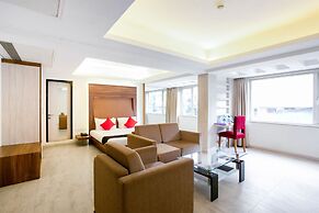 Capital O 45587 The Roa Hotel