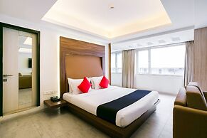 Capital O 45587 The Roa Hotel