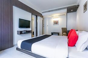 Capital O 45587 The Roa Hotel