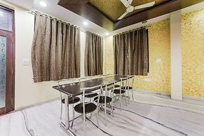 Capital O 37274 The Royal Palace