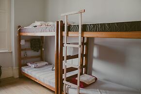 Vila Santa Eulália Hostel