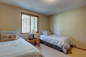 Pet-Friendly 11 Camas Home with Brand-New Private Hot Tub by RedAwning