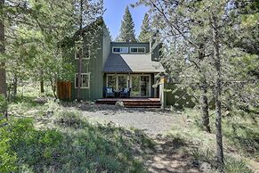 Pet-Friendly 11 Camas Home with Brand-New Private Hot Tub by RedAwning