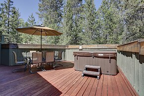 Pet-Friendly 11 Camas Home with Brand-New Private Hot Tub by RedAwning