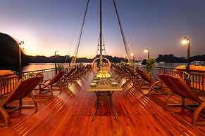 Sena Cruises Wonder On Lan Ha Bay