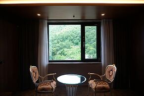 Mudeungpark Hotel