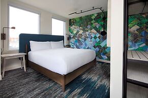 Canvas Moncton, Tapestry Collection by Hilton