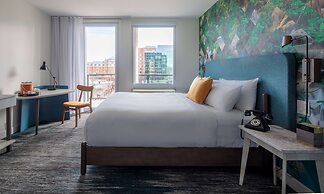 Canvas Moncton, Tapestry Collection by Hilton