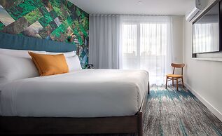 Canvas Moncton, Tapestry Collection by Hilton