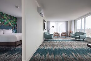 Canvas Moncton, Tapestry Collection by Hilton