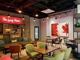 Canvas Moncton, Tapestry Collection by Hilton