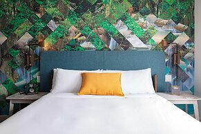 Canvas Moncton, Tapestry Collection by Hilton