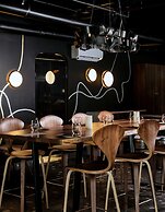 Canvas Moncton, Tapestry Collection by Hilton