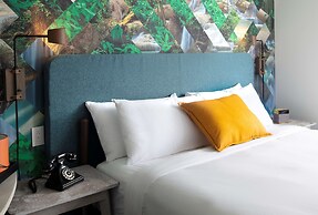 Canvas Moncton, Tapestry Collection by Hilton