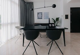 Blue Arch Suites - The Notre Dame Saigon