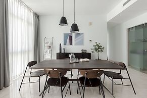 Blue Arch Suites - The Notre Dame Saigon