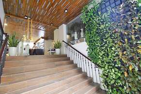 Queen Central Hotel 2