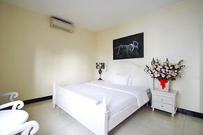 Queen Central Hotel 2