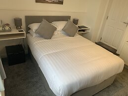 Kings Park Hotel