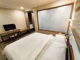 ERUS SUITES HOTEL BORACAY