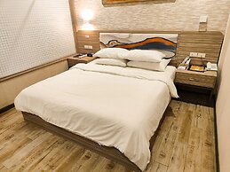 ERUS SUITES HOTEL BORACAY