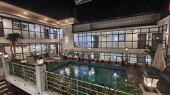 ERUS SUITES HOTEL BORACAY