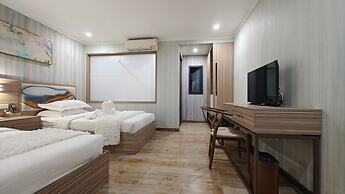 ERUS SUITES HOTEL BORACAY