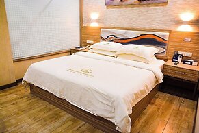 ERUS SUITES HOTEL BORACAY