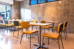 Mr.KINJO BEACH SIDE KAFU-SHI