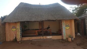 Simoonga Village Backpackers and Cafe