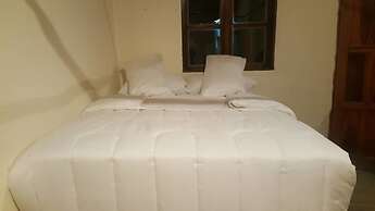 Simoonga Village Backpackers and Cafe