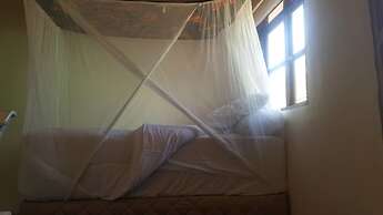 Simoonga Village Backpackers and Cafe