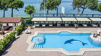 Grand Nicea Hotel
