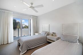 Sea Splash 75 Lorikeet Drive