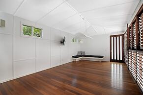 Sea Splash 75 Lorikeet Drive