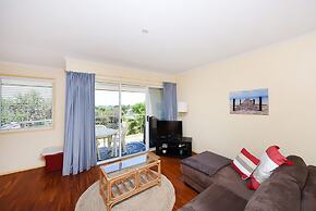 Sunbright 2/5 Petrel Street