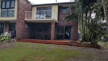 A Beach Break - 1/90 Lorikeet Drive