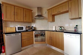 St Angela’s Lakeside Aparthotel