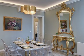 Arena & Seaview Luxurious Residence