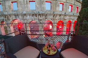 Arena & Seaview Luxurious Residence